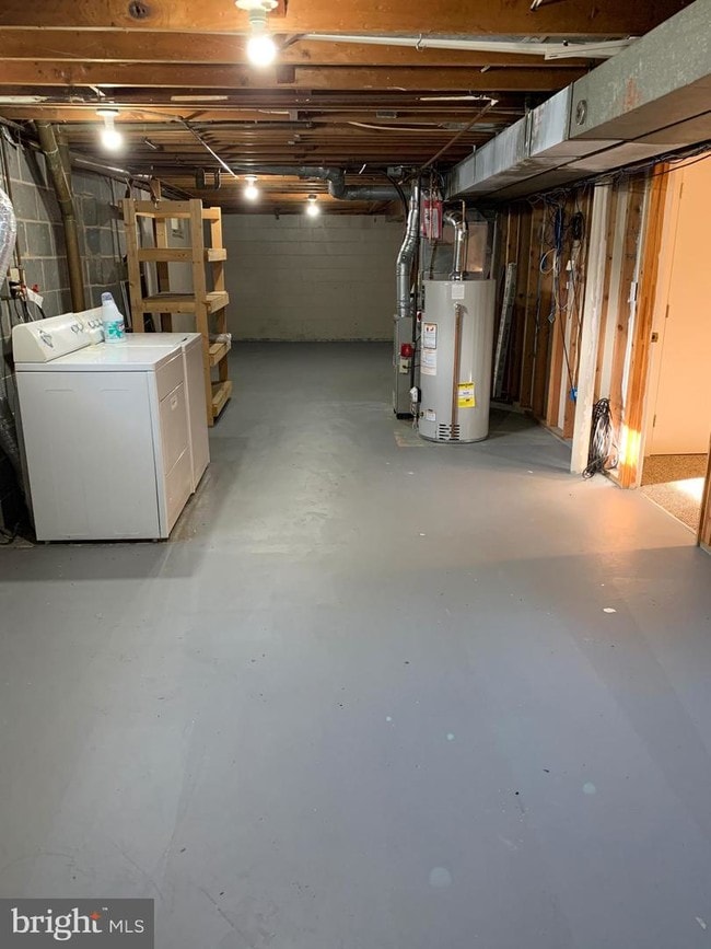 Building Photo - 45 Running Brook Rd