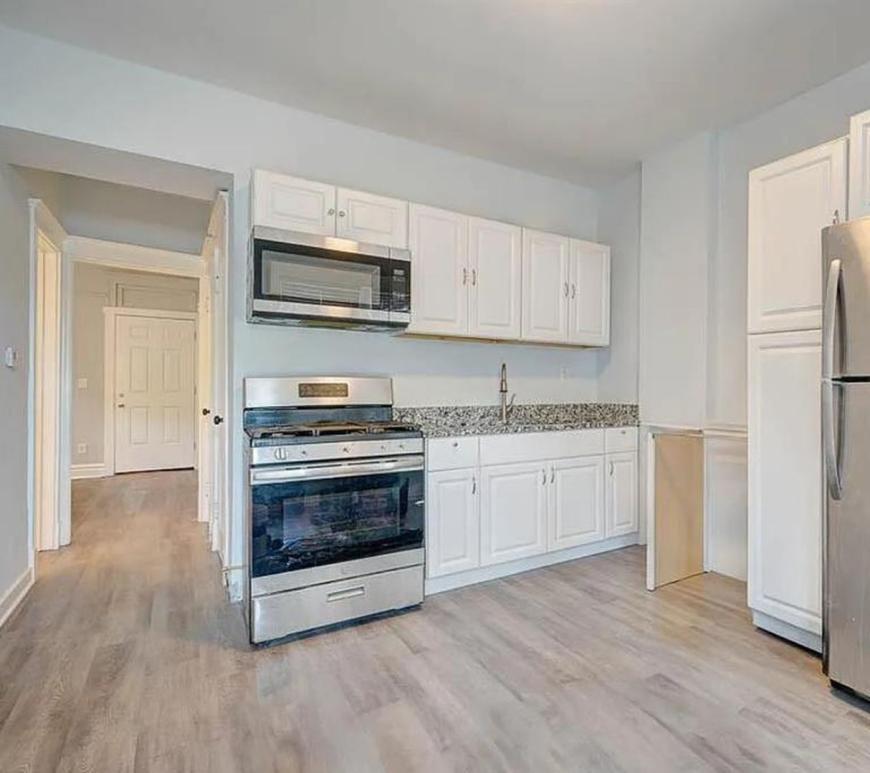 Primary Photo - 3 bedroom in Chicago IL 60618