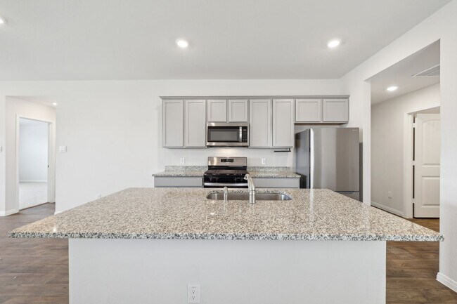 Foto del edificio - 528 Evergreen Sumac Lp