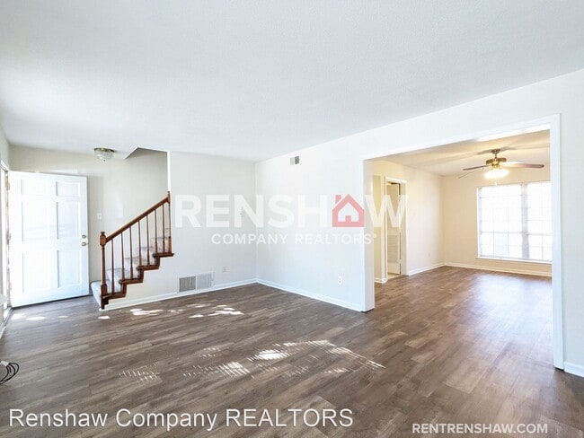 Building Photo - 2 br, 1.5 bath House - 5644 Hinton PL