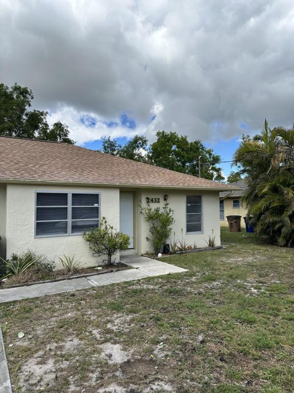 Foto principal - 2432 Herb Ave S