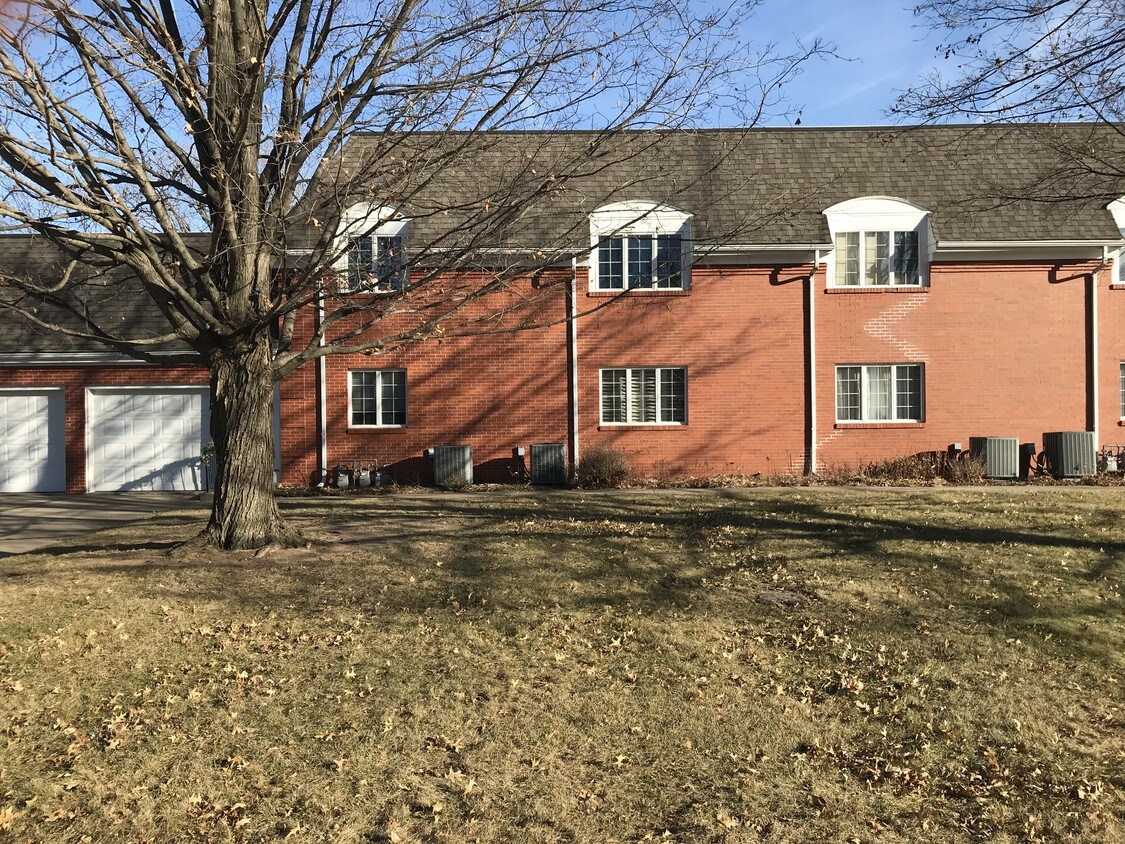 Primary Photo - 2902 Termini Dr