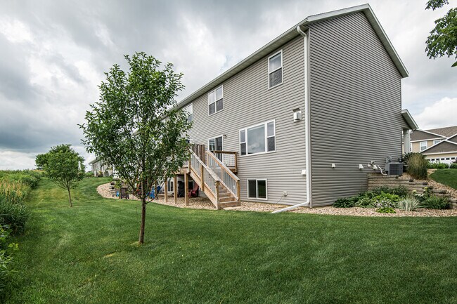 Building Photo - 2162 Sparrow Plz SE