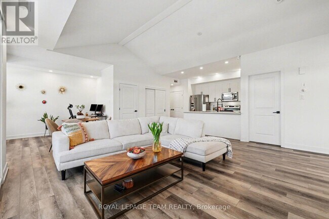 Building Photo - 35 Overberg Way