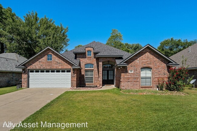 Building Photo - 4 br, 2 bath House - 1028 Cressmont Dr