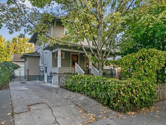 Building Photo - 2610 SE 36th Ave