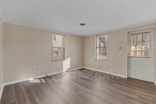 Foto del edificio - 129 Connolly Dr