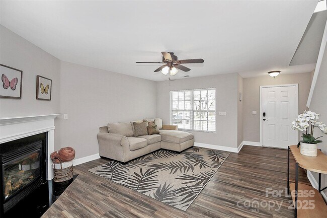 Foto del edificio - 1711 Rustic Arch Way