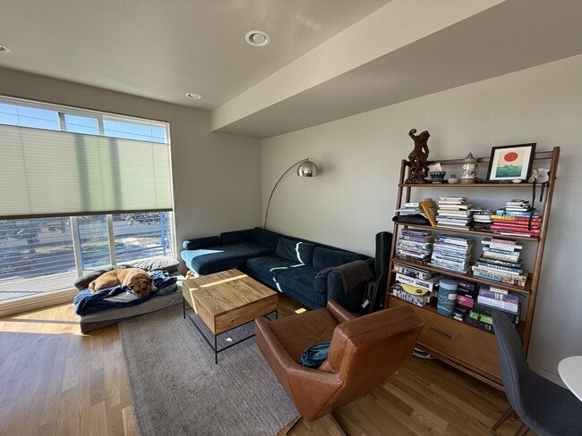 Building Photo - 1551 King St