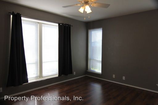 Foto del edificio - 327 Serene Mdw