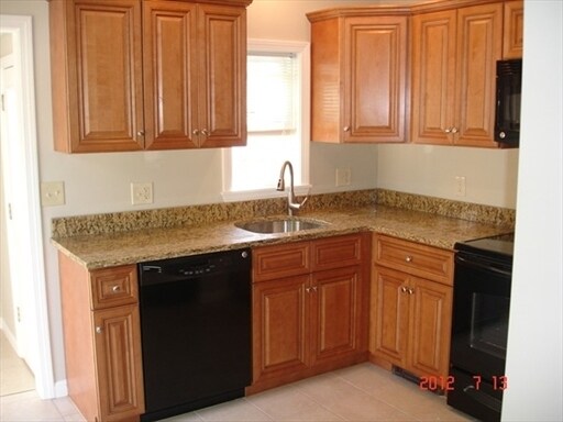Building Photo - 337 Shears St