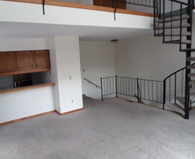 Foto del edificio - One-of-a-kind 3Bed/2 Bath Condo in Belpre!