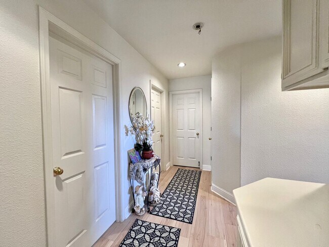 Foto del edificio - 3-Bedroom Home in a Prime Location!