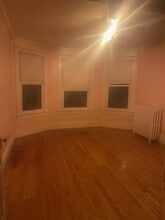 Building Photo - 10 Avery Pl