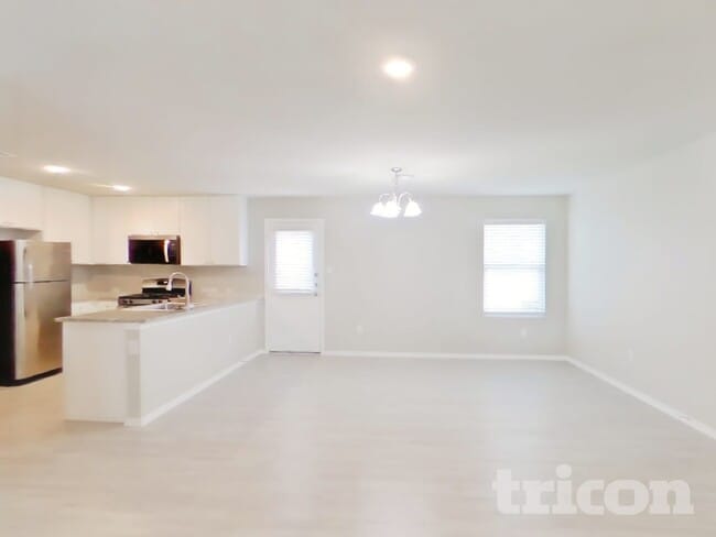 Building Photo - 7219 Lincoln Trce