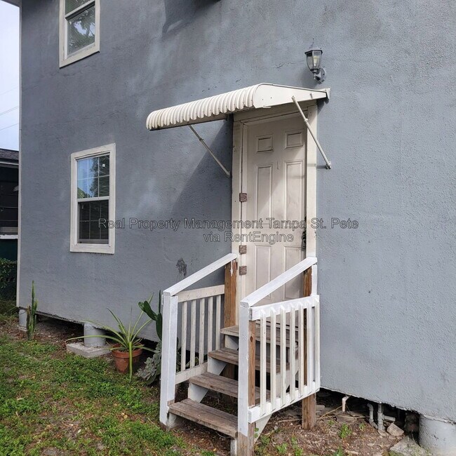 Foto del edificio - 803 E Lake Ave