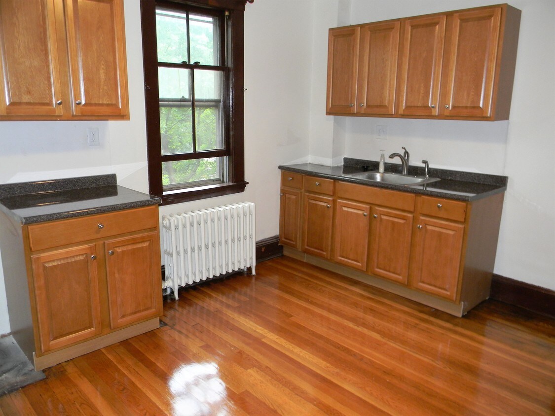 Primary Photo - 155 Intervale St