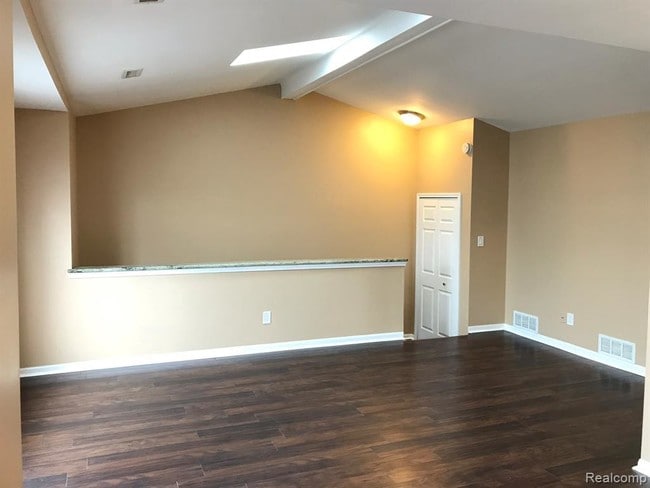 Building Photo - 20934 Flora St