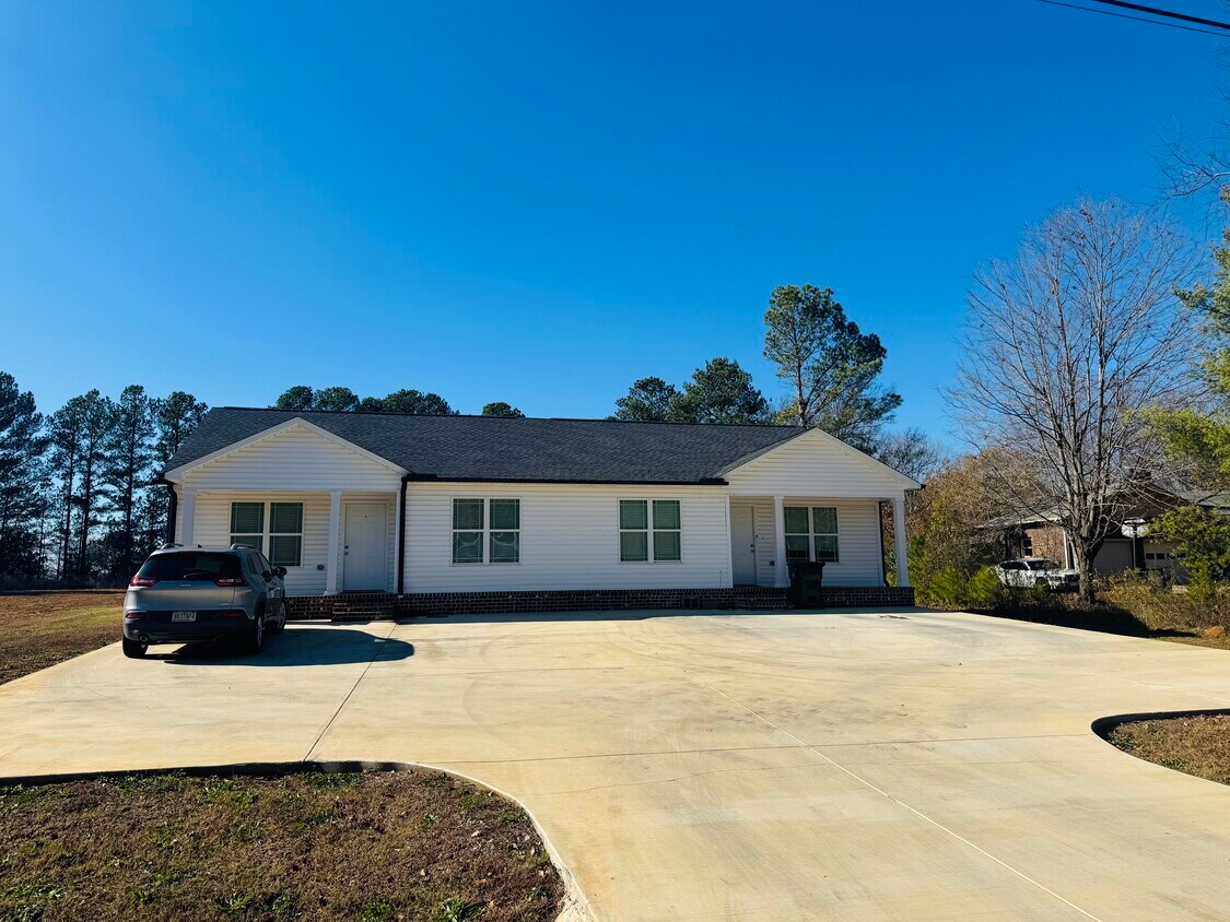 Foto principal - 104 Richard Brown Rd