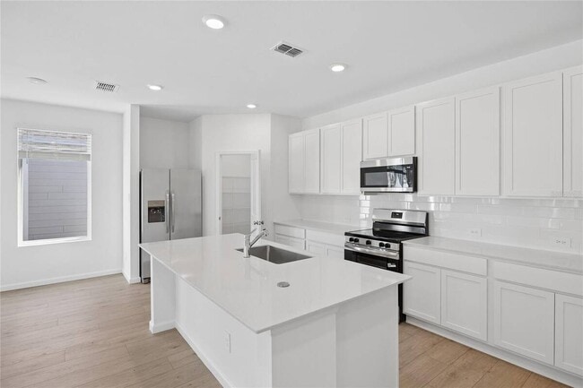 Building Photo - 5087 Loggia Ln
