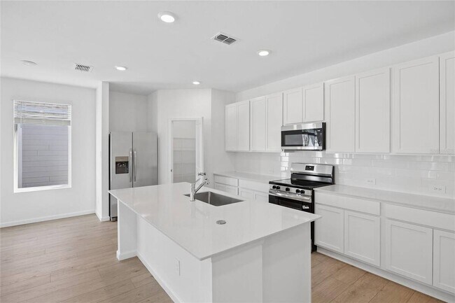 Foto del edificio - 5087 Loggia Ln