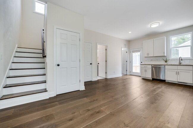 Foto del edificio - FIRST MONTH FREE! Beautiful 3bd/2.5ba Two-Story Home Built in 2021 Just 2 Miles from Downtown Dur...