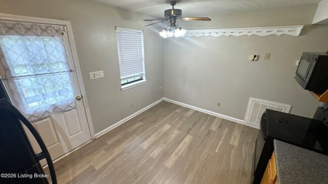 Building Photo - 5807 Larkgrove Dr