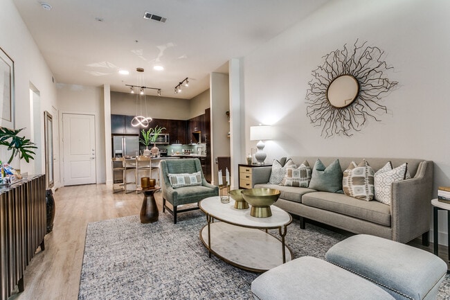 Building Photo - The Residences at La Cantera