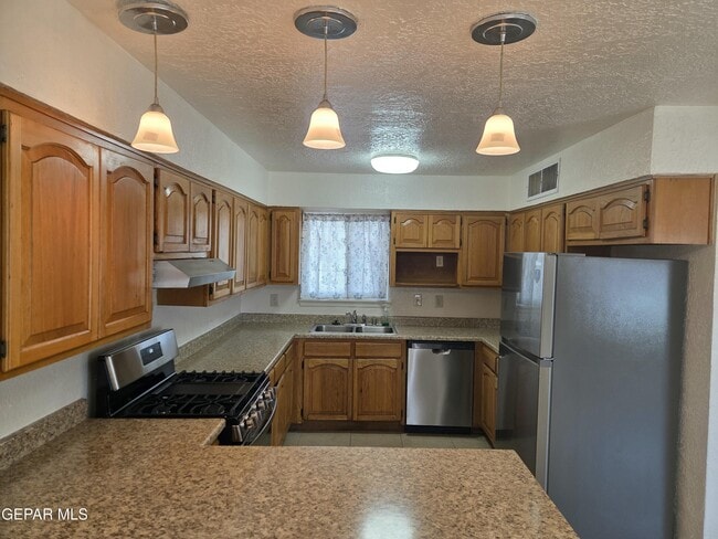 Building Photo - 5632 Salem Dr