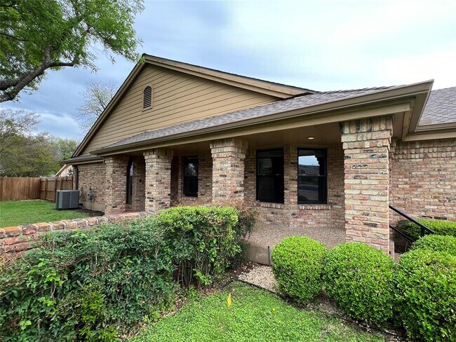Foto del edificio - 10913 Crown Colony Dr
