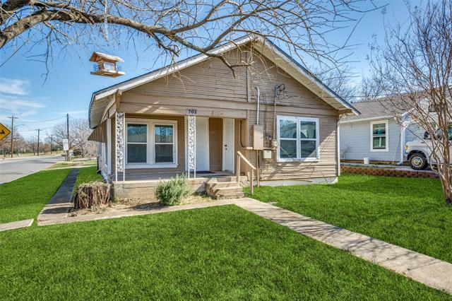 Building Photo - 701 Lakey St