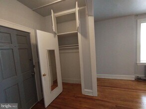 Building Photo - 307 Dolphin St