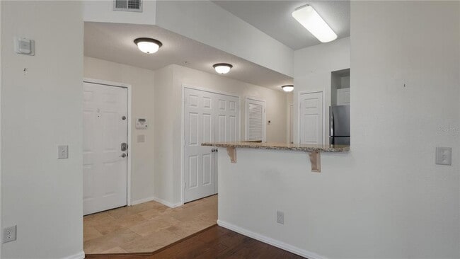 Building Photo - 221 Longview Ave