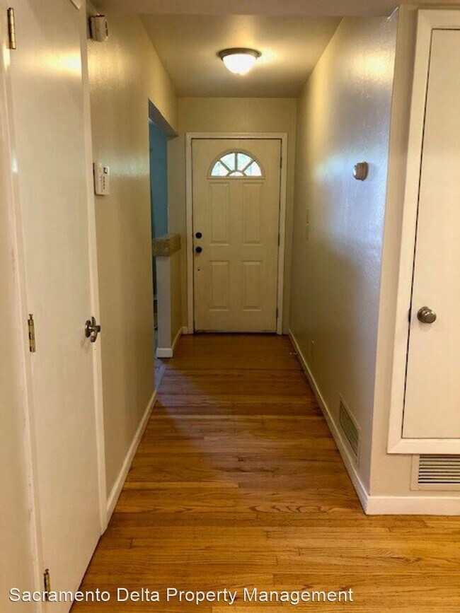 Foto del edificio - 3 br, 1.5 bath House - 4409 Crestridge Road