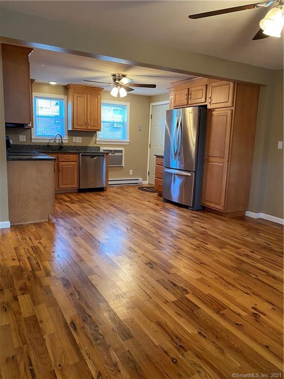 318 Emmett St Unit 1, Bristol, CT 06010 Room for Rent in Bristol, CT