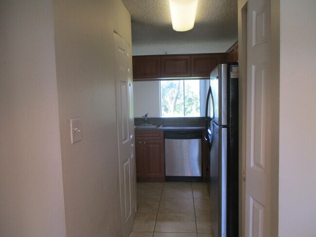 Foto del edificio - 13104 Glenmoor Dr
