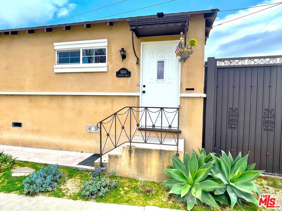 Foto principal - 5656 Airdrome St