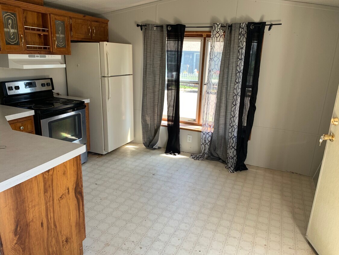 225 Dahlia St, CO 80102 House Rental in CO