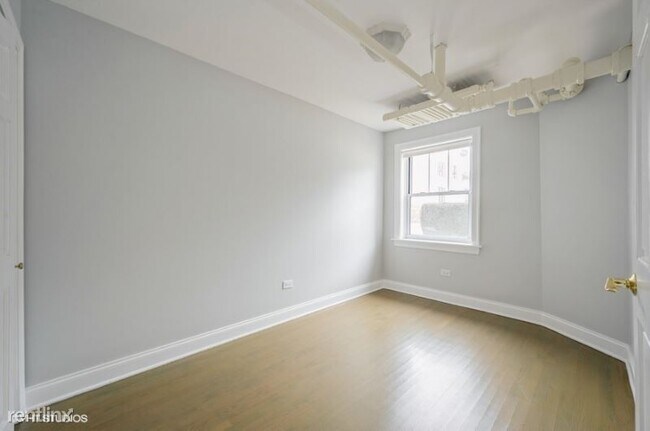 Building Photo - 2 br, 1 bath Condo - 4201 W Addison St