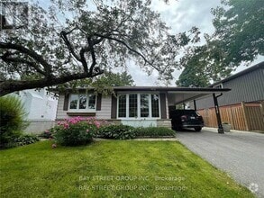 Building Photo - 632 Ardleigh Crescent