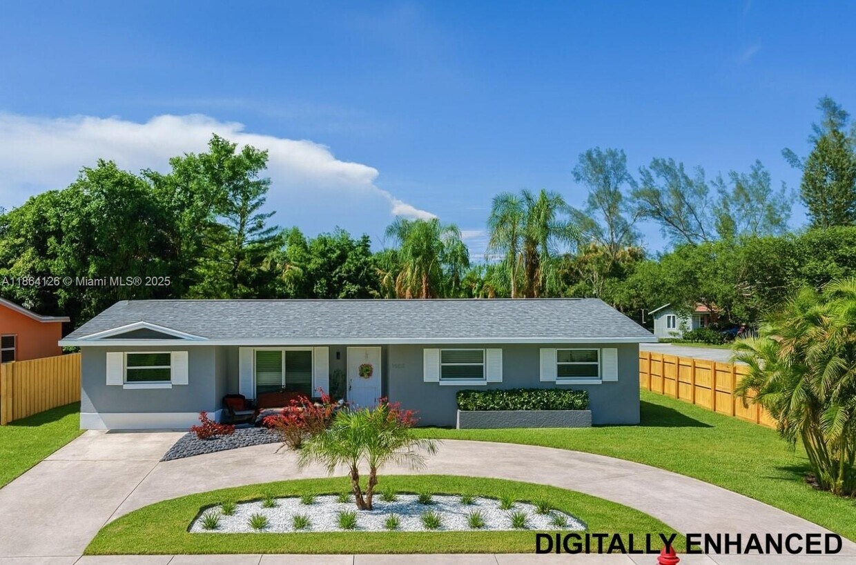 Foto principal - 1361 NE 118th St