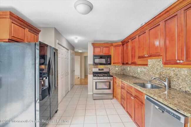 Building Photo - 14 Kingfisher Ct