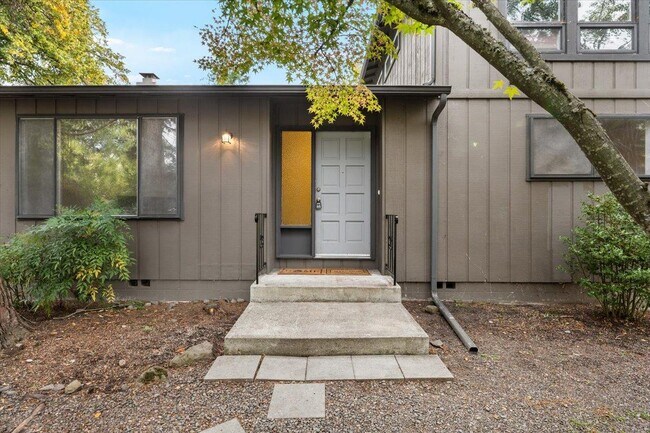 Building Photo - 1932 Verda St