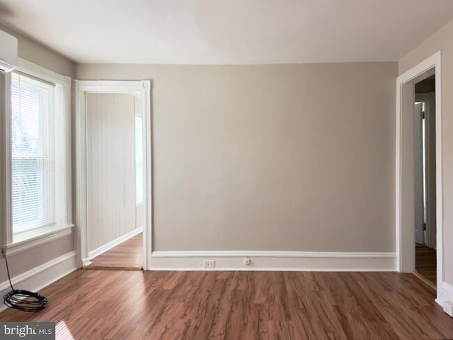 Building Photo - 14 3rd