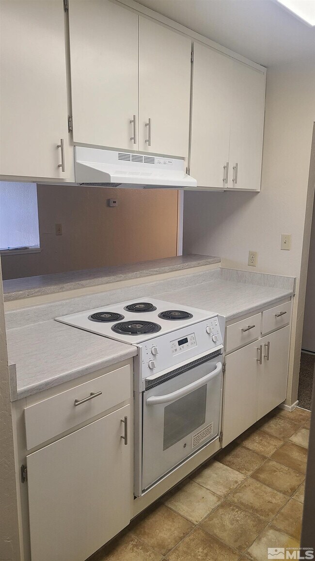 Foto del edificio - 2955 Lakeside Dr