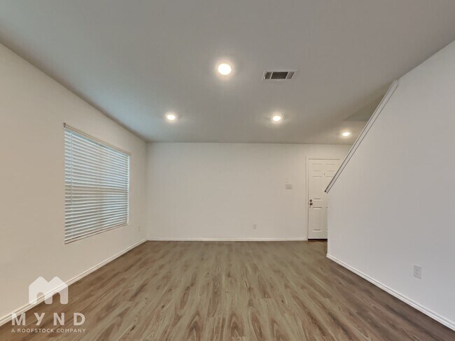 Foto del edificio - 5225 Elrington Vly Ln