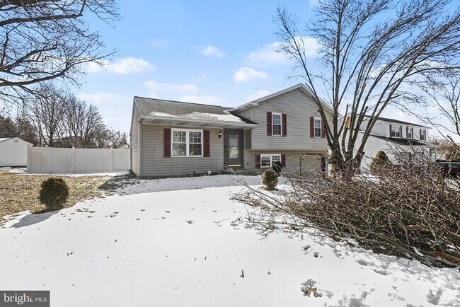 Foto del edificio - 2109 Highland Ct