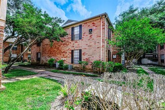 Building Photo - 2255 Braeswood Park Dr