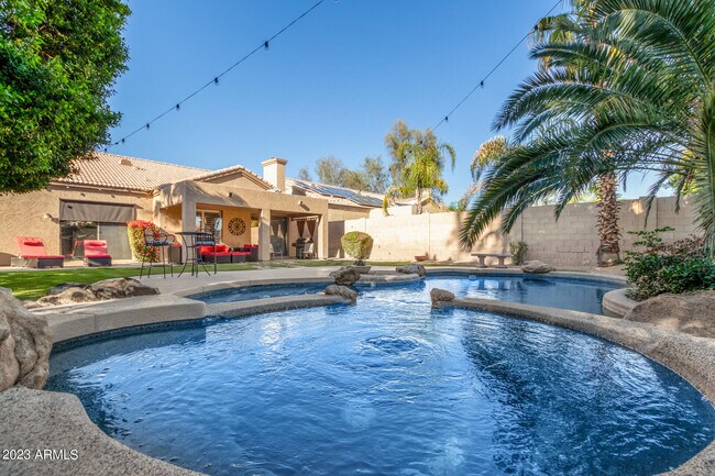 Building Photo - 6319 E Juniper Ave