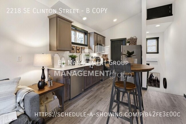 Foto del edificio - 2218 SE Clinton St